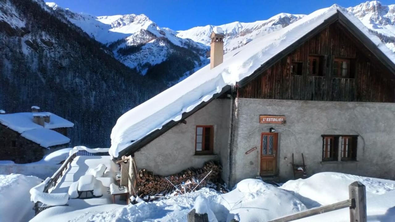 Auberge L'Estoilies Saint-Vérand Kültér fotó