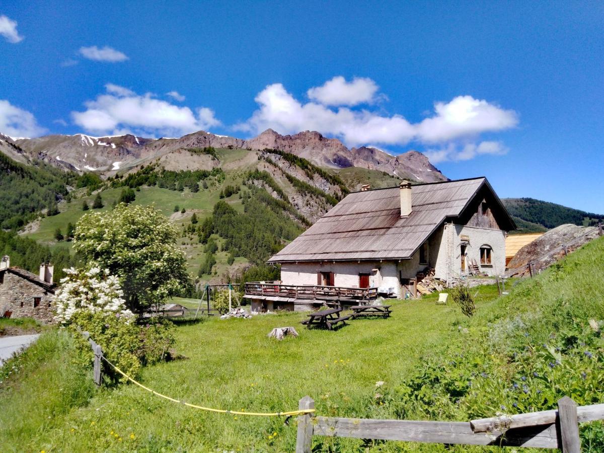 Auberge L'Estoilies Saint-Vérand Kültér fotó