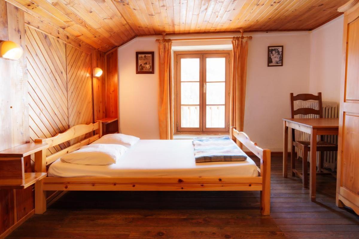 Auberge L'Estoilies Saint-Vérand Kültér fotó